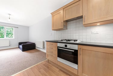 2 bed flat, Blakes Road, Southwark, London, SE156HE - Image 6